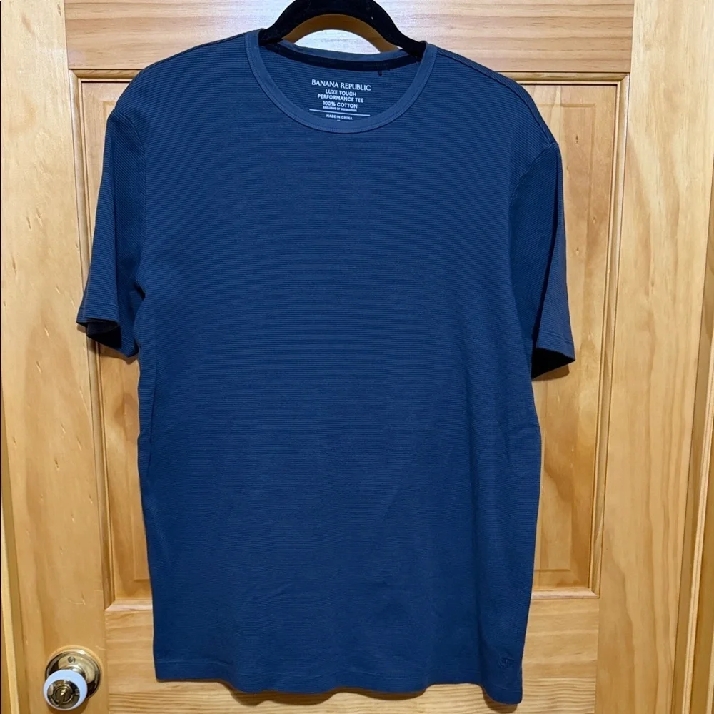 Banana Republic Luxe Touch Performance Short Sleeve T Shirt Gray & Black Stripe